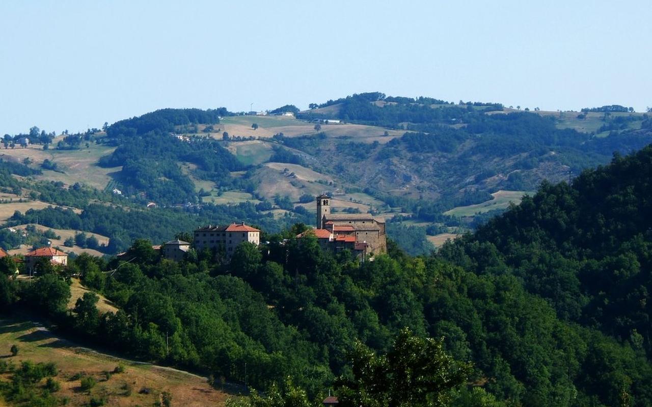 Ostello Podesteria Di Gombola Polinago Exterior photo